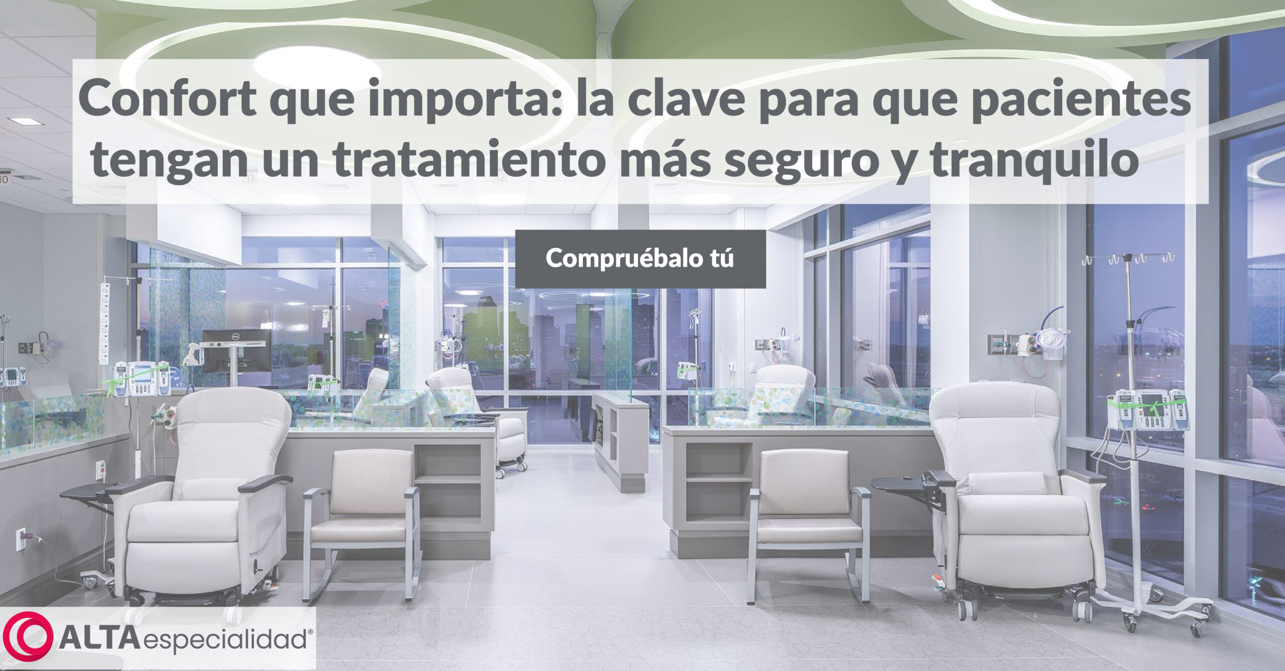 Sillón hospitalario ergonómico que brinda confort y seguridad durante el tratamiento del paciente.