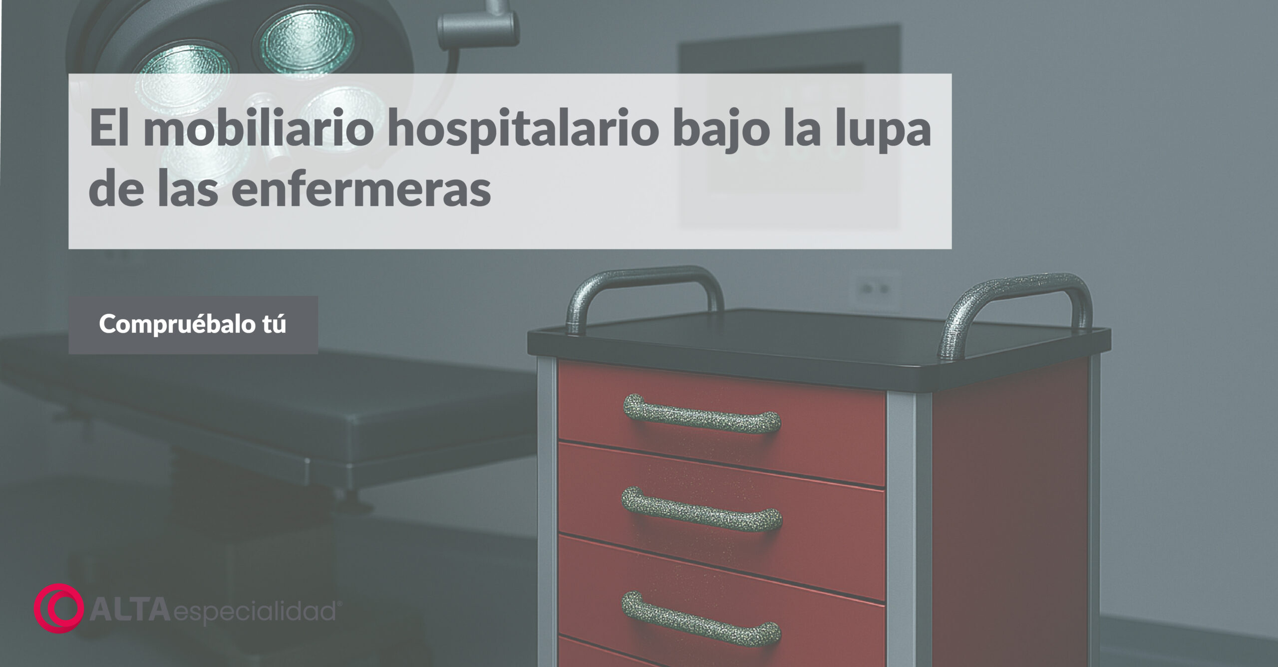 Enfermera evaluando mobiliario hospitalario para mejorar seguridad y comodidad del personal y pacientes.