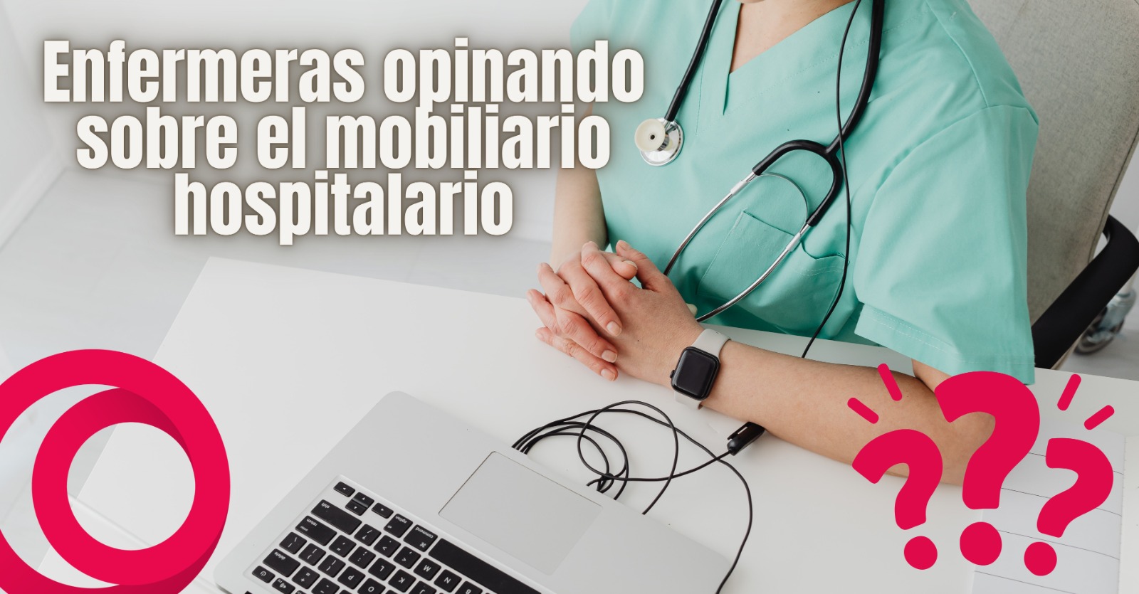 Enfermeras evaluando y opinando sobre el mobiliario hospitalario en un entorno clínico.